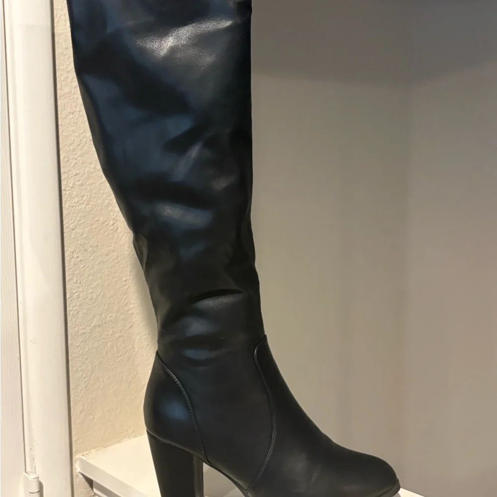 Dream Pairs Midleg Block Heel Boots Woman's 7 Black (WORN 2X) - Picture 2 of 13